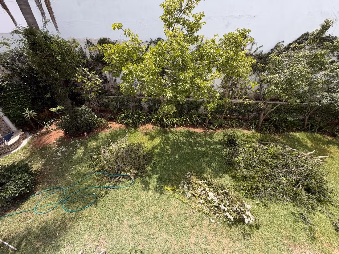 Triplex in affitto ad Anfa. 6 stanze. Giardino e garage