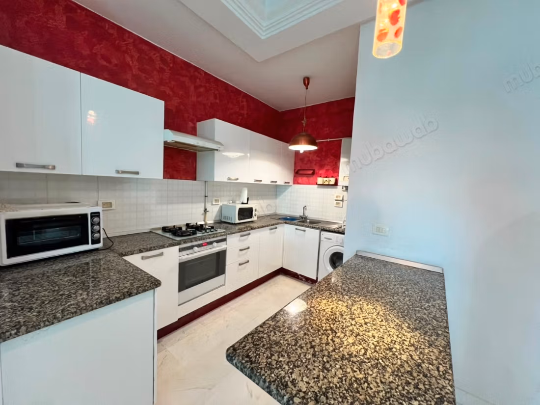 A vendre: Appartement en S2 à la zone de Miramar