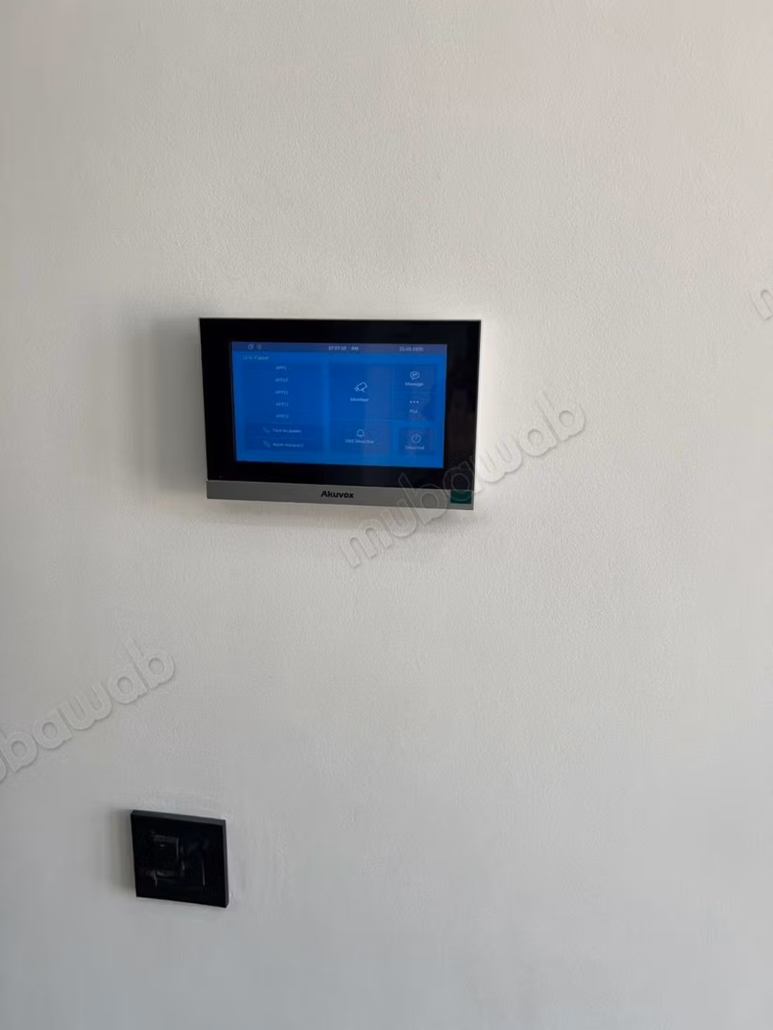 Nuovo studio arredato in affitto a BELVÉDÈRE