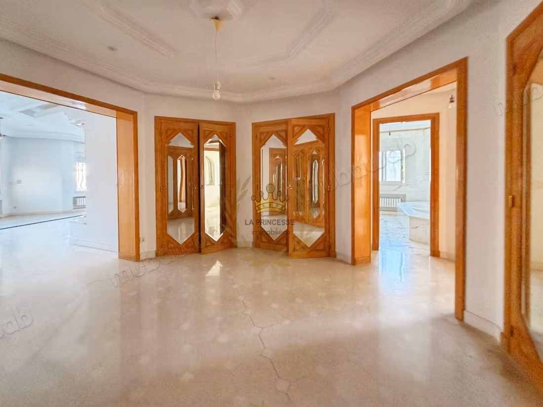 Prestige Villa beachfront Marsa Cube