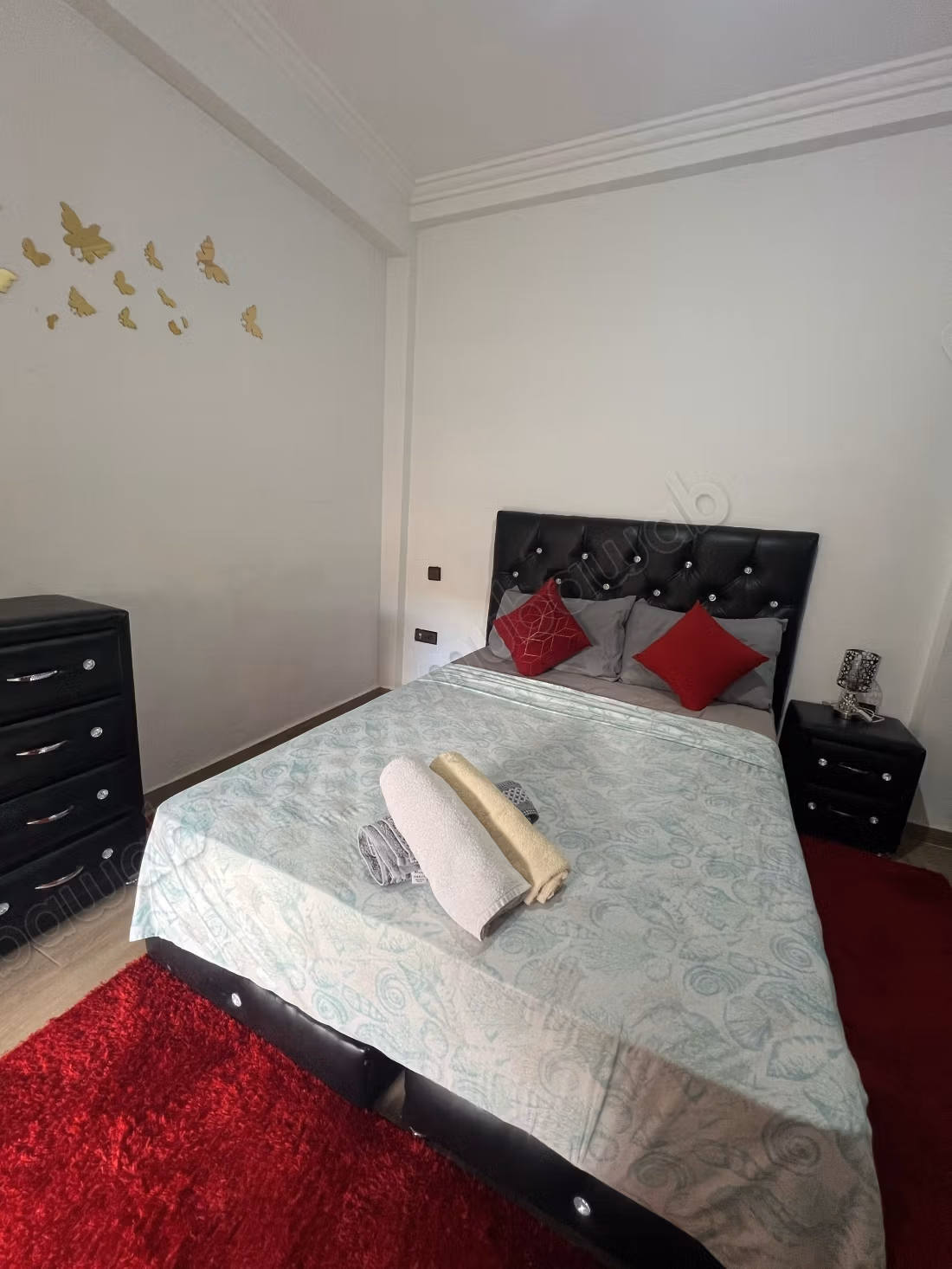 Bel appartement à vendre à Guéliz. 
1 belle chambre. 
Bien meublé — 3