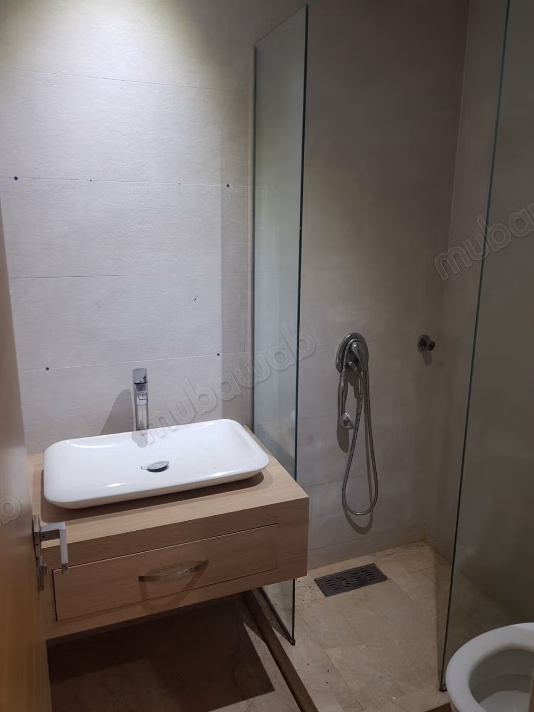 Appartamento in affitto a Bourgogne Ouest. Superficie di 54 m². Posti auto e terrazza