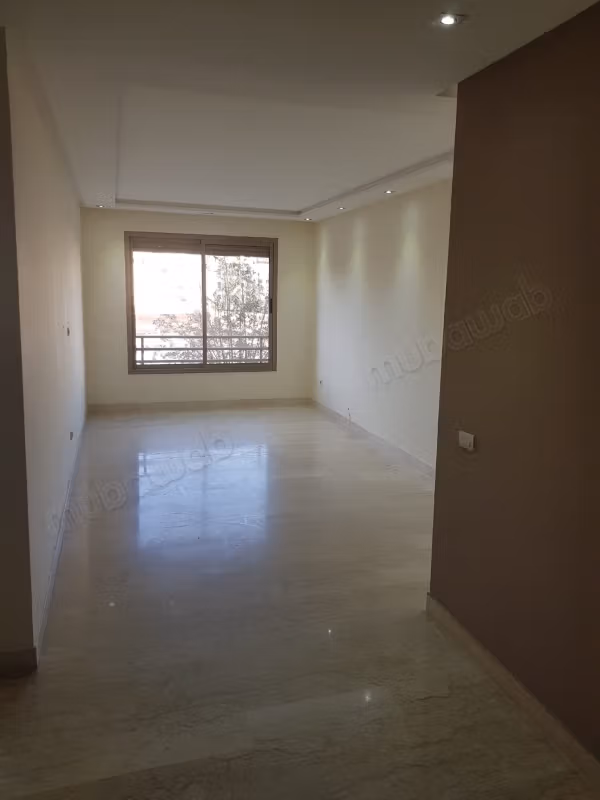 Appartement en location à Bourgogne Ouest.
Surface de 54 m².
Places de stationnement et terrasse