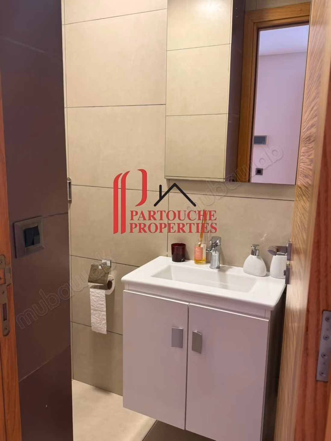 Appartamento arredato all'ultimo piano di una residenza chiusa