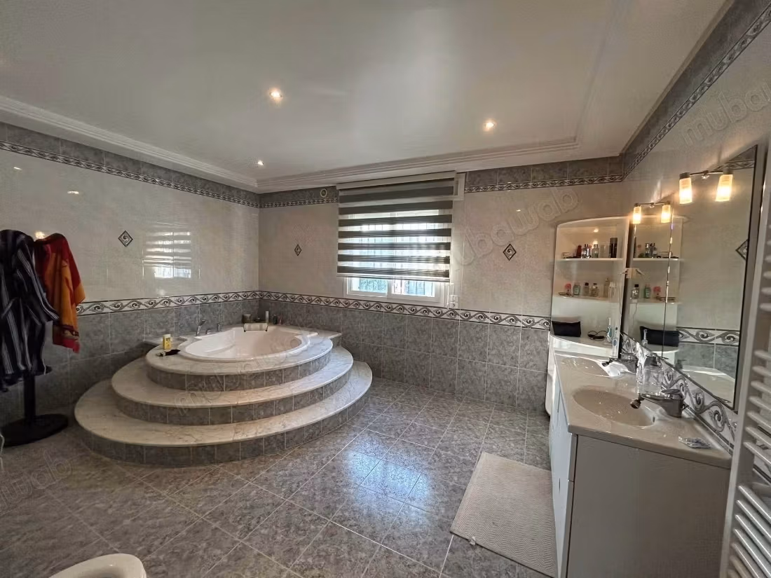 À vendre villa cité les pins la Marsa 1.800. 000