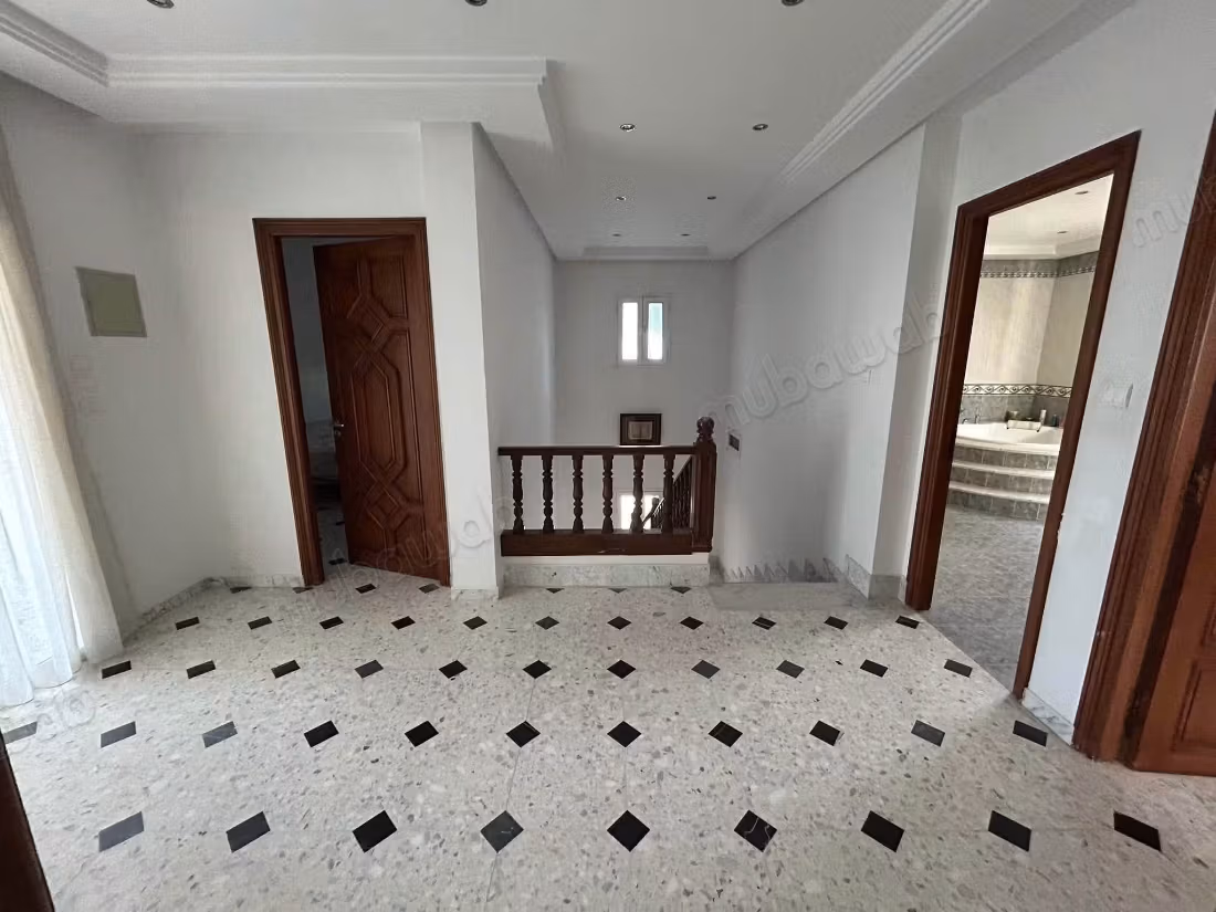 À vendre villa cité les pins la Marsa 1.800. 000
