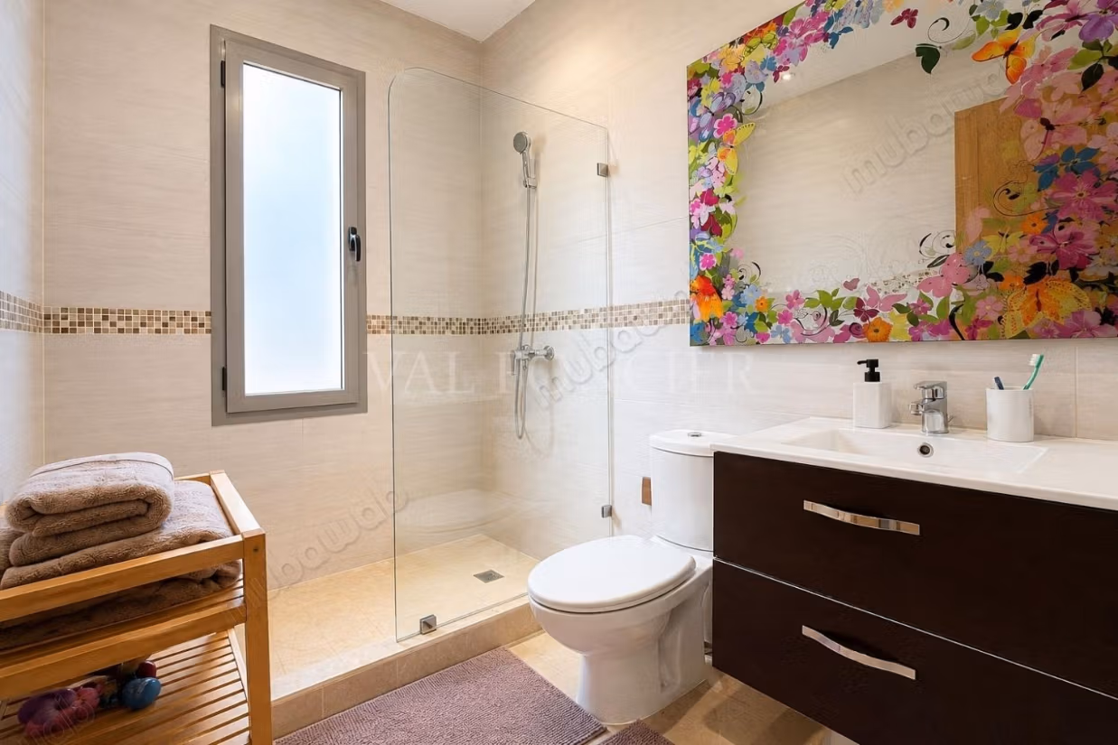 Vente Superbe Villa 4Chambres avec Piscine et Rooftop, Bouskoura