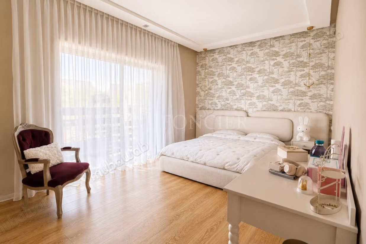 Vente Superbe Villa 4Chambres avec Piscine et Rooftop, Bouskoura