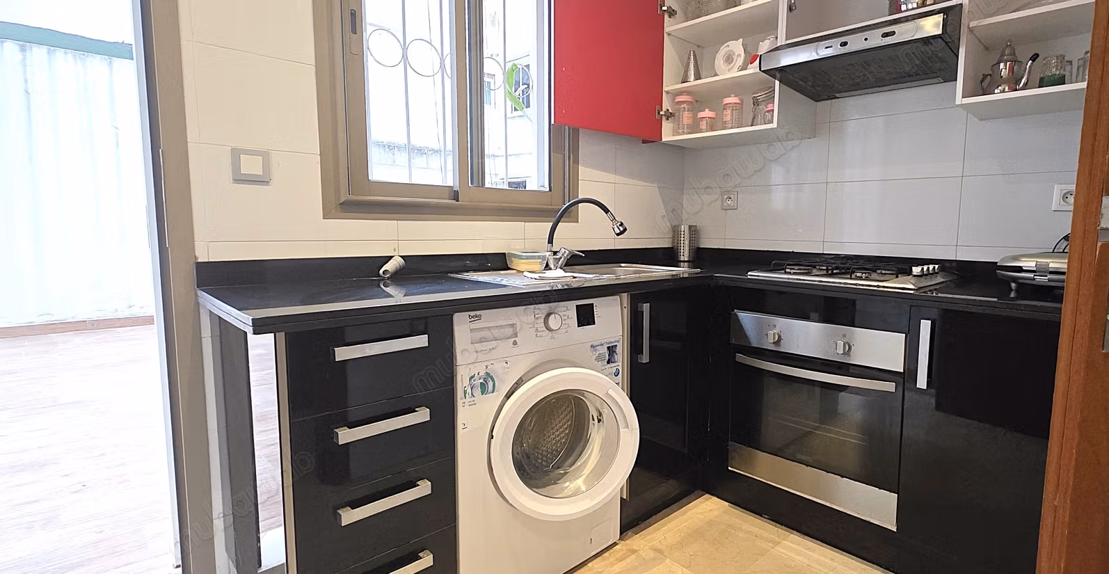 Gemeubileerde studio van 67m2 2e verdieping groot terras Maarif