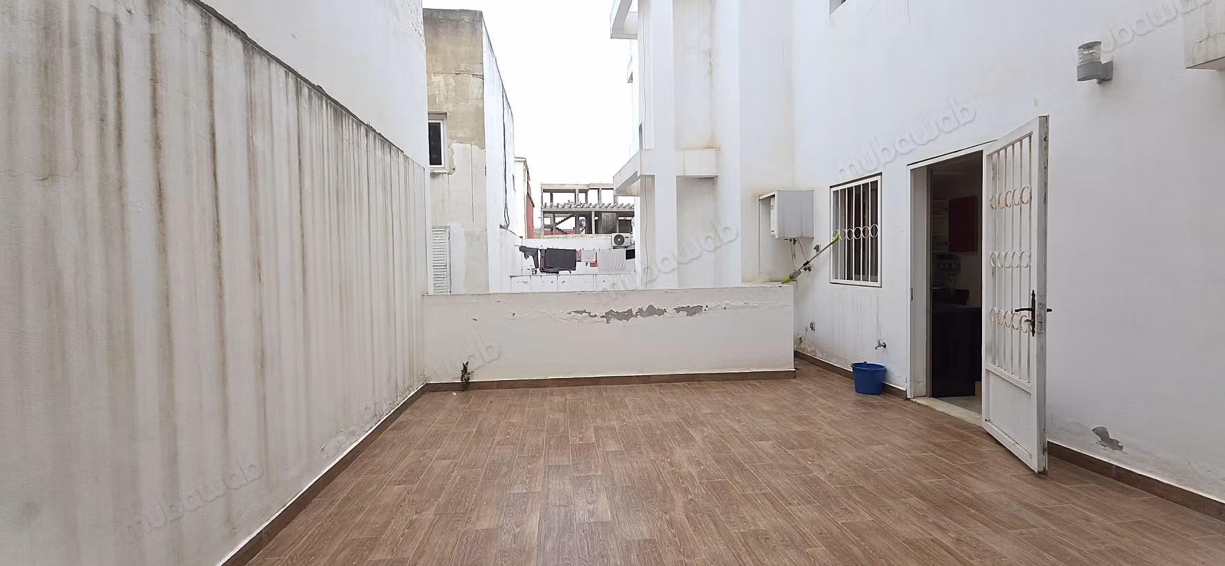 Gemeubileerde studio van 67m2 2e verdieping groot terras Maarif