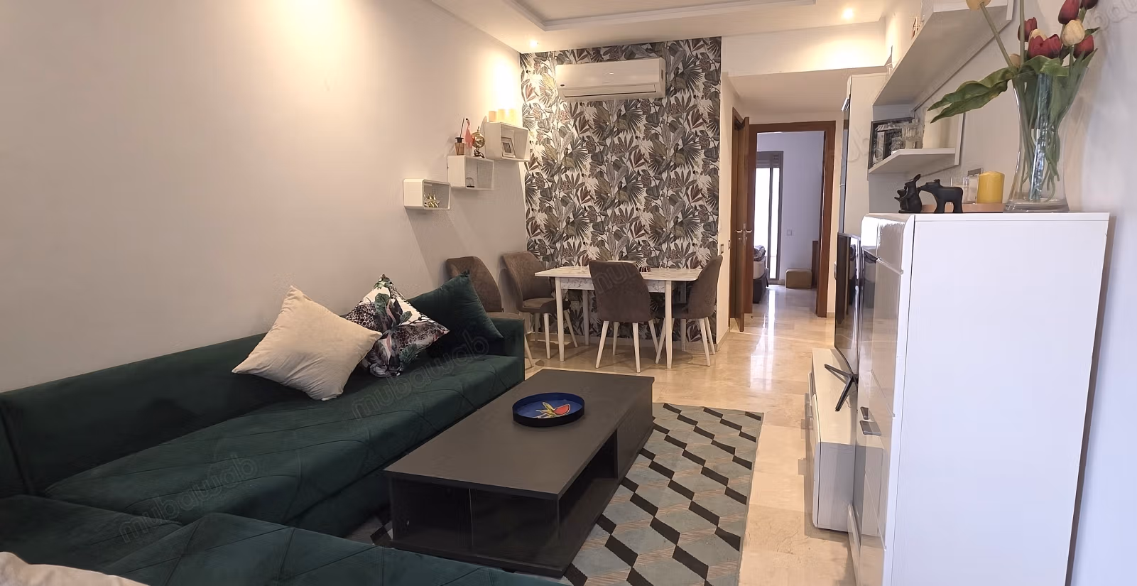 Gemeubileerde studio van 67m2 2e verdieping groot terras Maarif