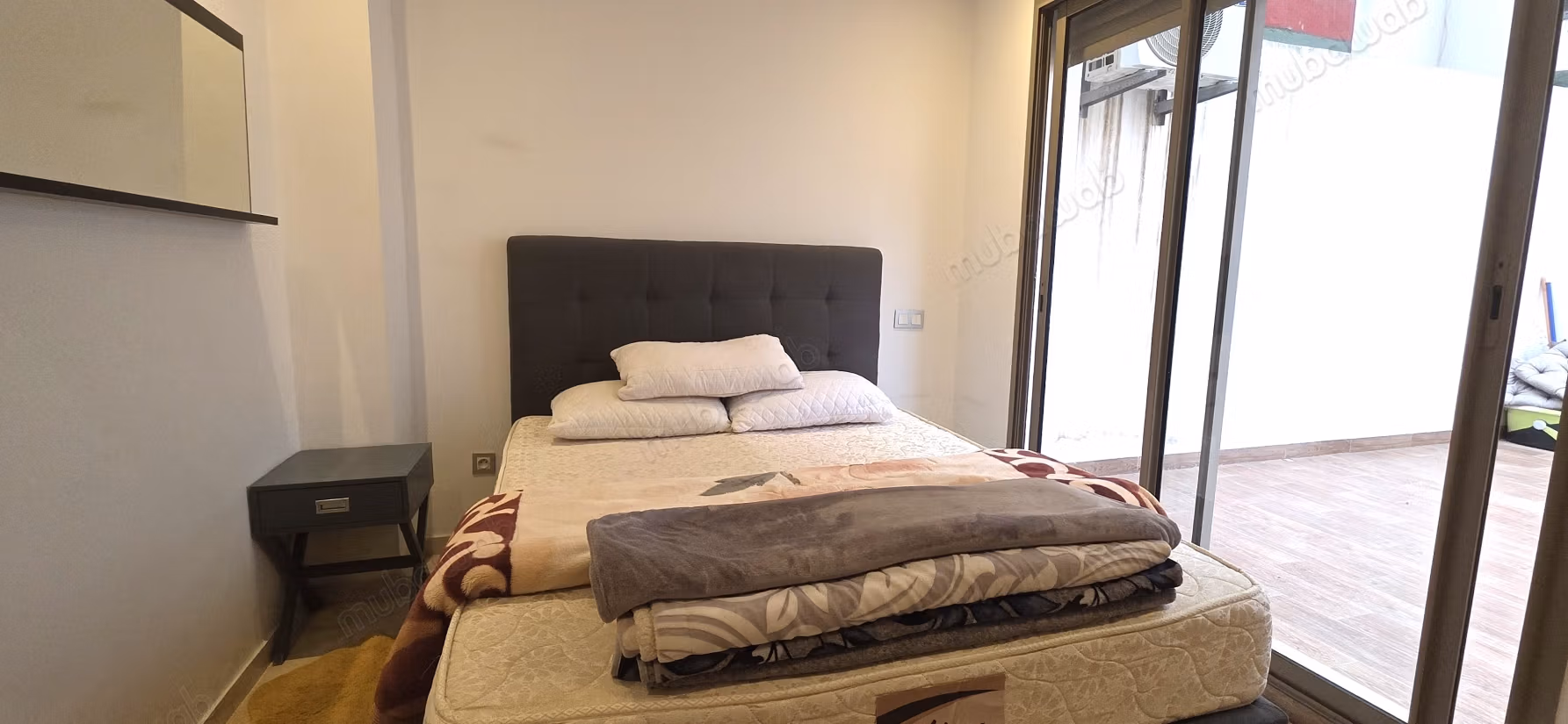 Gemeubileerde studio van 67m2 2e verdieping groot terras Maarif