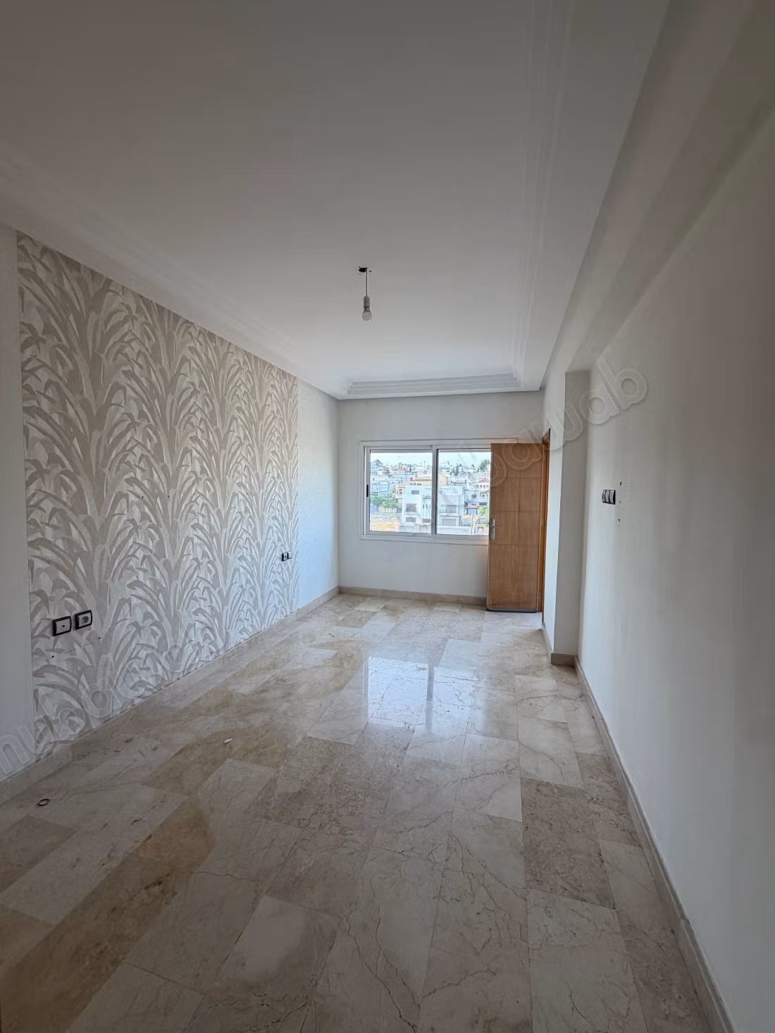 Apartamento en alquiler en Braniss 2. Área total 85 m². Puerta resistente, residencia asegurada.
