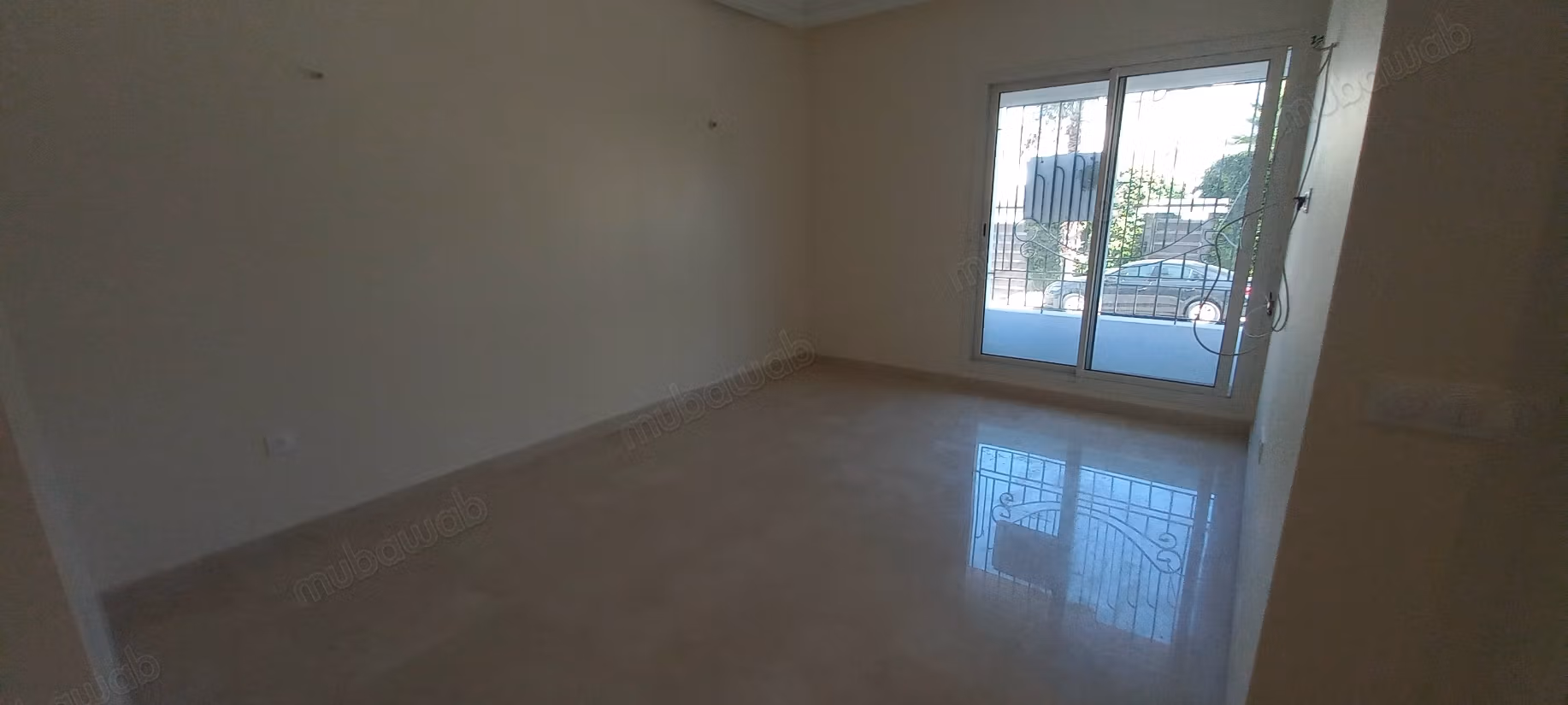 Appartement en vente à Oasis. Surface totale 62 m² 17m² garage et Box. Four micro ondes