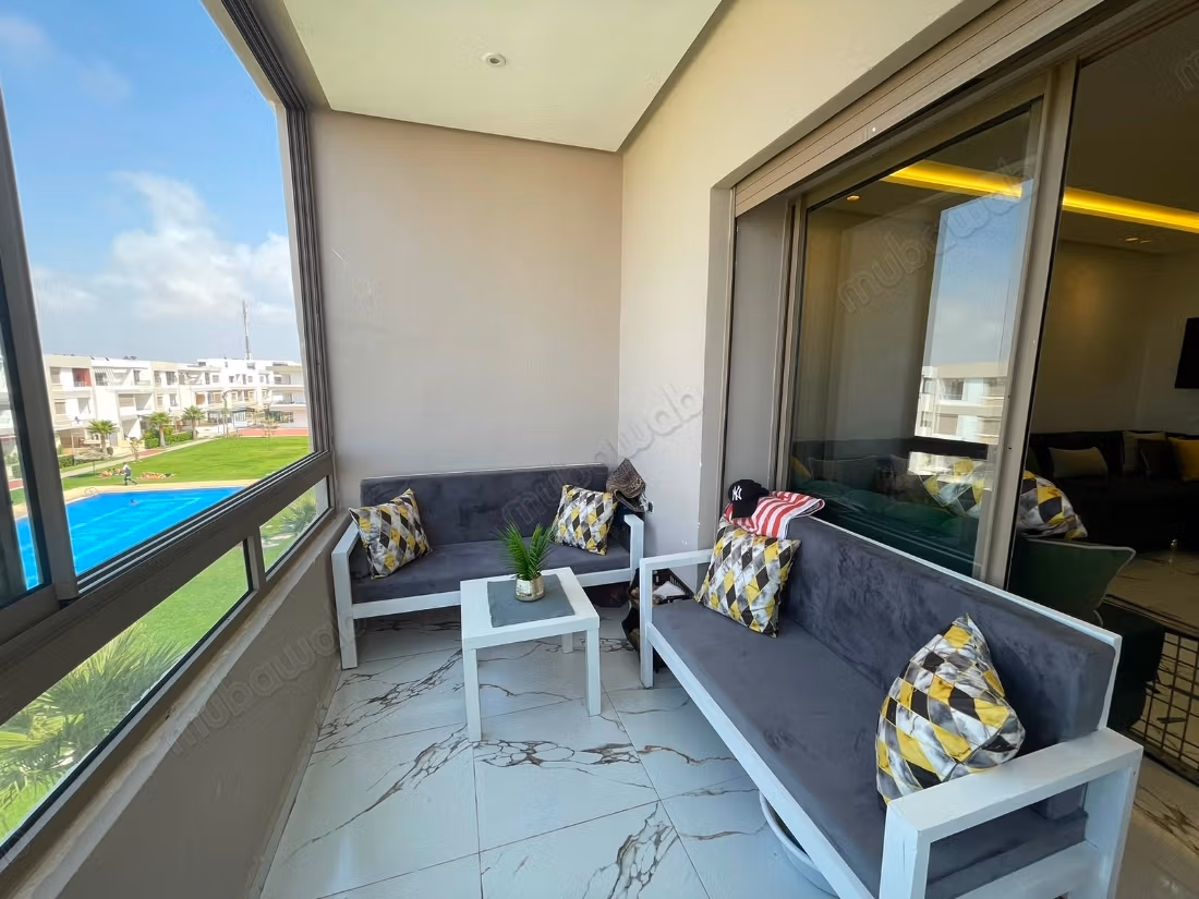 For sale large apartment 110m with pool view