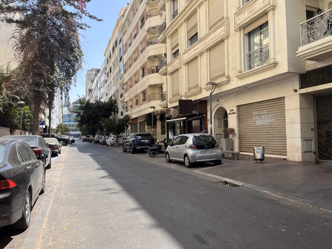 Local comercial nuevo 76m² Racine, calle Molière