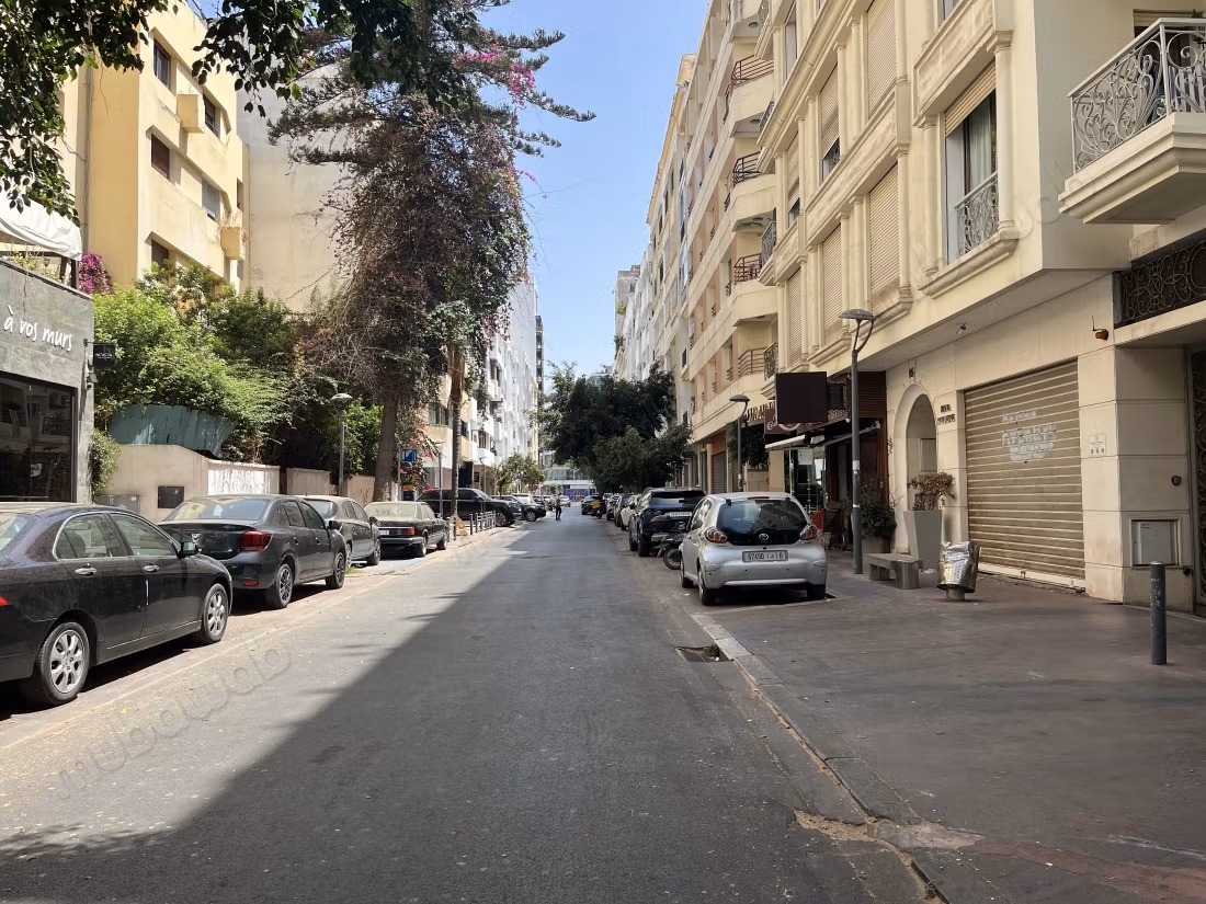 Local comercial nuevo 76m² Racine, calle Molière