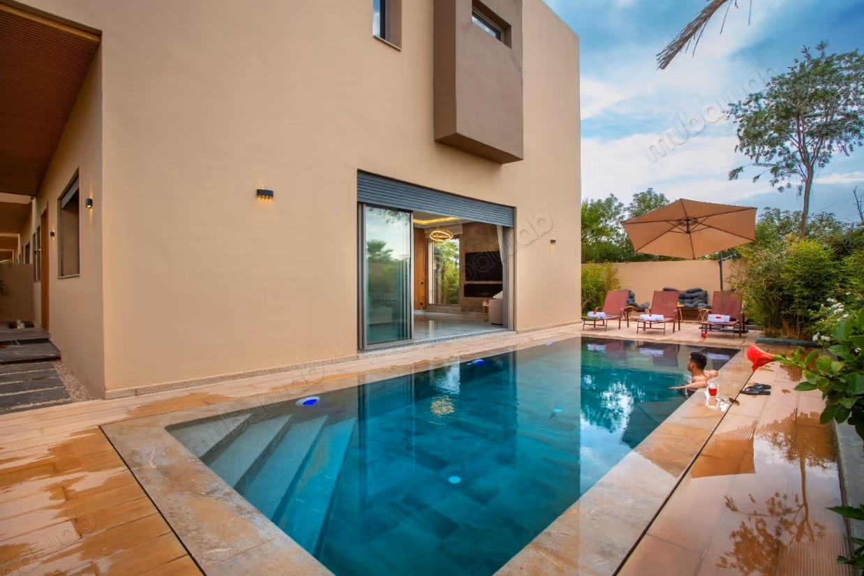 Affitto stagionale villa di lusso in Route de l'Ourika. Superficie 680 m². Salotto marocchino e parabola