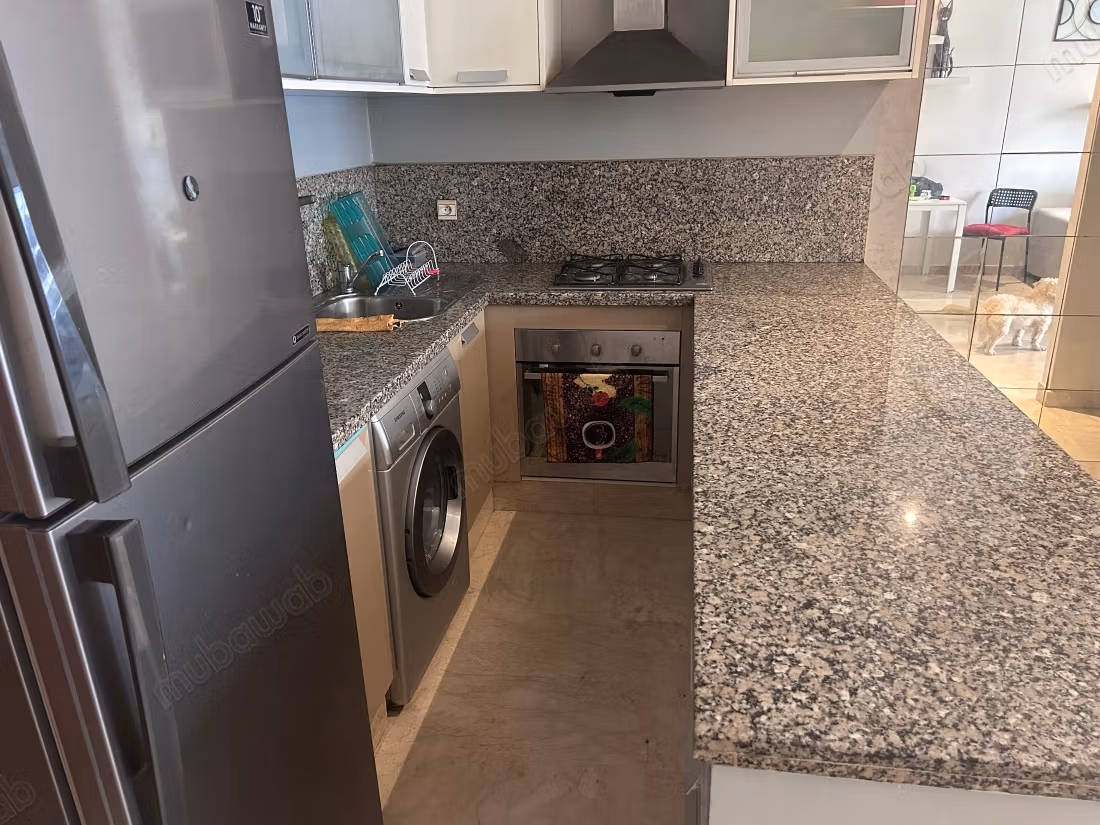 Bellissimo appartamento in affitto a Mers Sultan. Superficie 50 m². Arredato