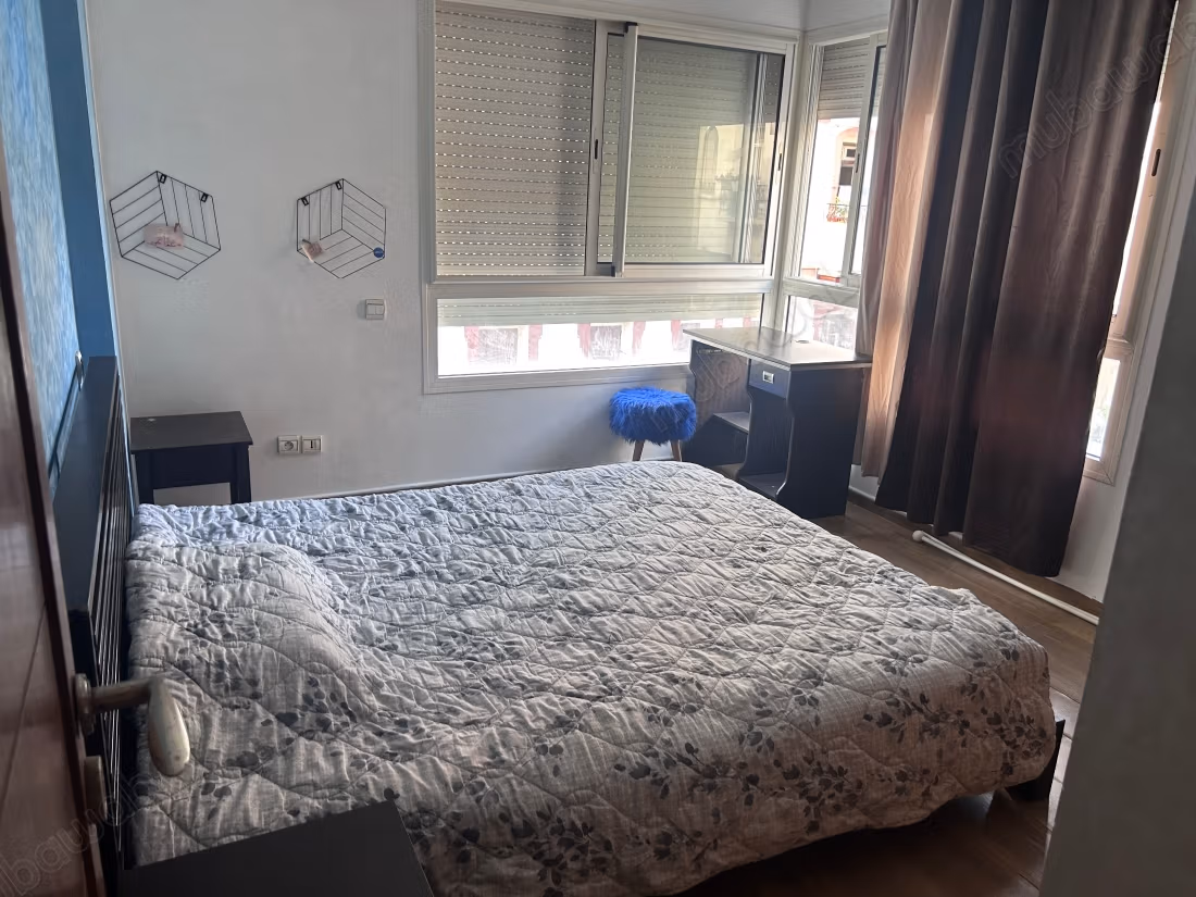 Bellissimo appartamento in affitto a Mers Sultan. Superficie 50 m². Arredato