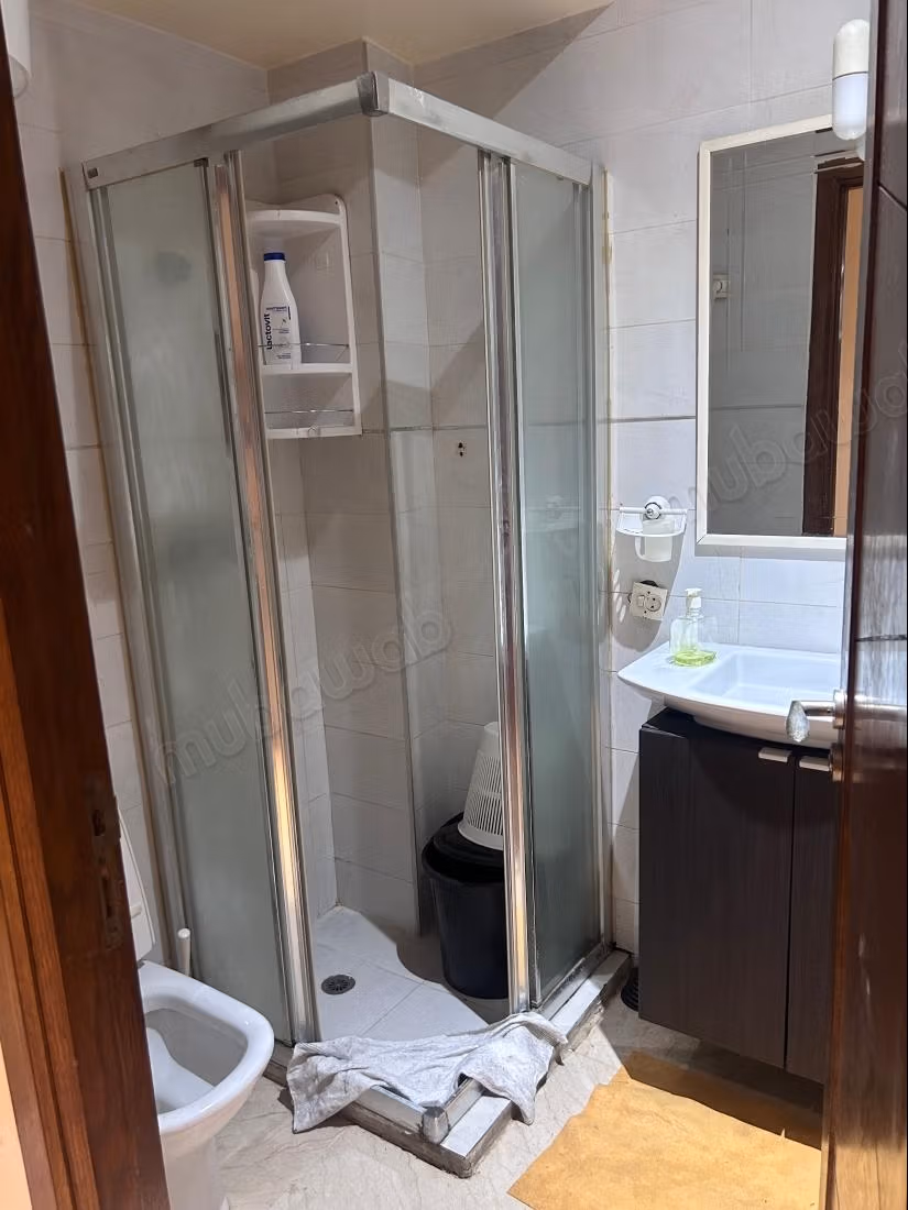 Bellissimo appartamento in affitto a Mers Sultan. Superficie 50 m². Arredato