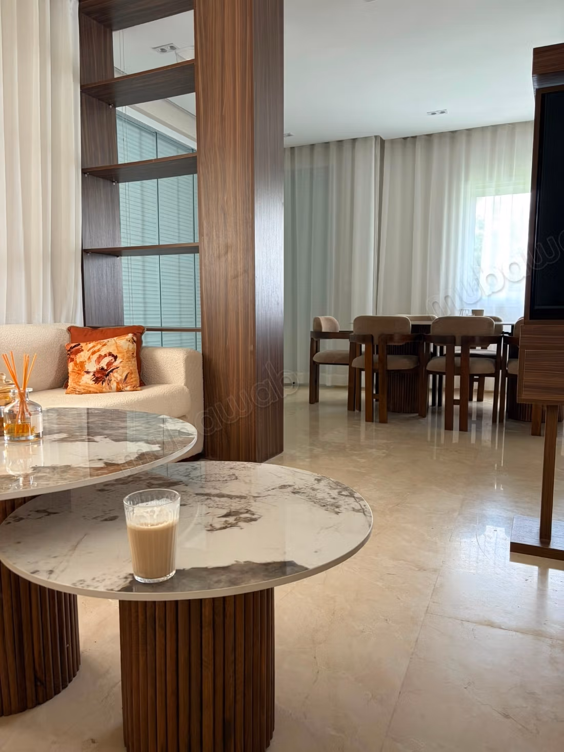 Seasonal rental high standing villa in Fnideq. 5 large rooms. Moroccan lounge, security