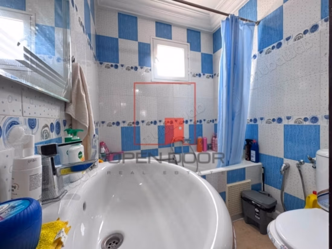 In Vendita - Grande Proprietà con Titolo Blu a Gamm