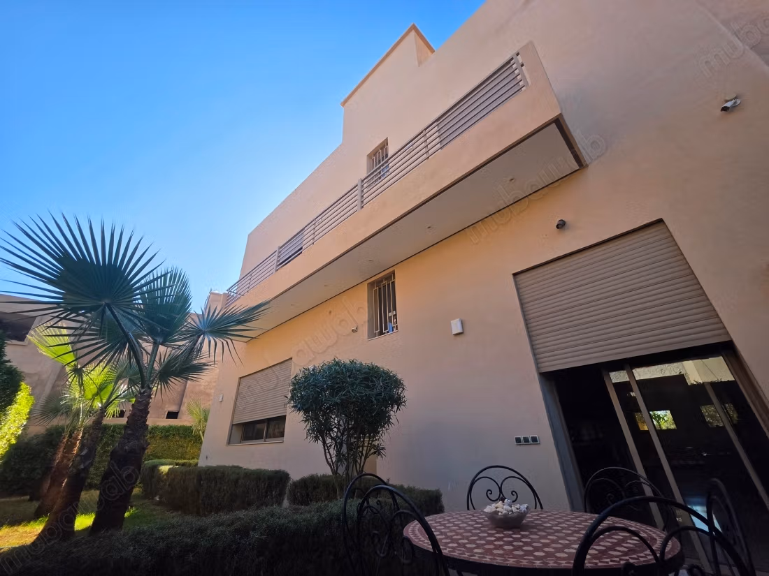 Villa strada di casa