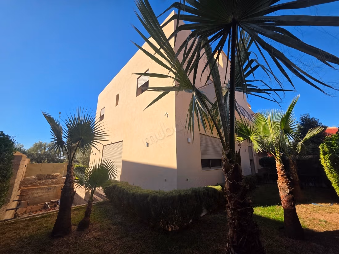 Villa strada di casa