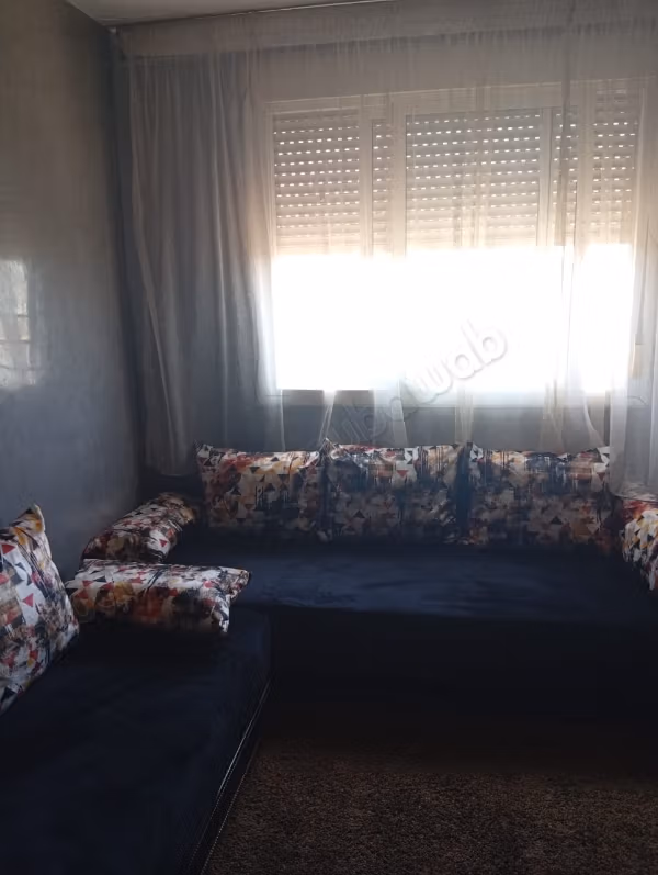 Bel appartement à louer à Al-Fa. 1 chambre. Disque spatial et porte solide et excellente