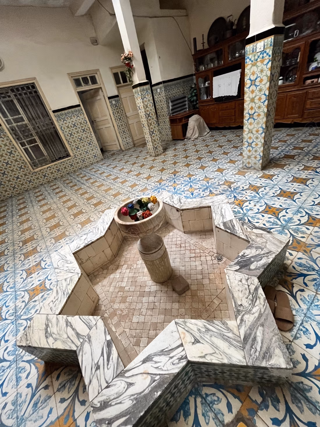 Prachtige riad te koop in de Oude Medina. 7 mooie kamers. Traditionele Marokkaanse lounge