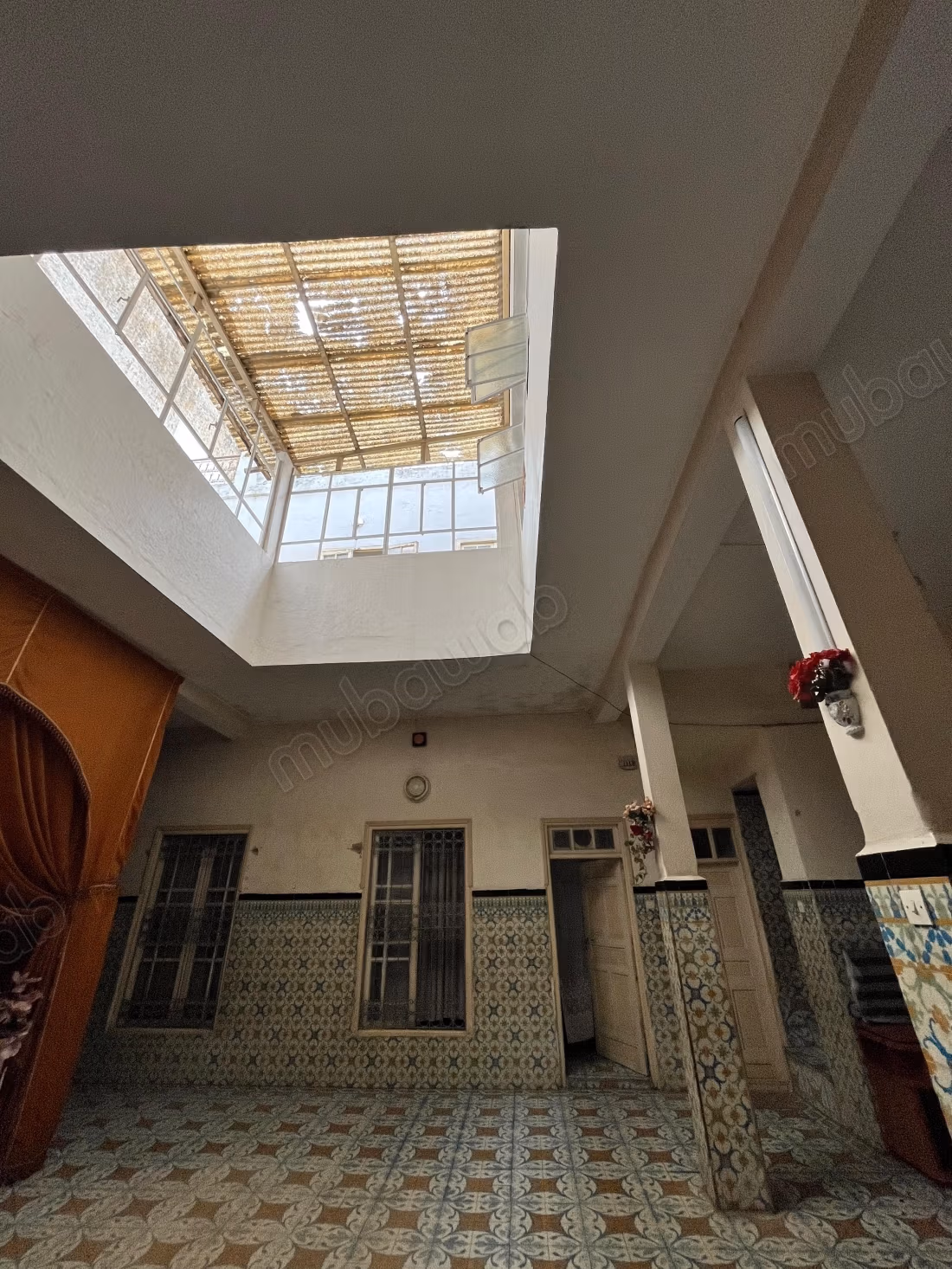 Prachtige riad te koop in de Oude Medina. 7 mooie kamers. Traditionele Marokkaanse lounge