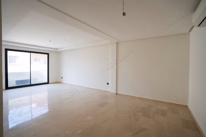 Bourgogne Ouest – Magnifico appartamento con 2 camere, climatizzato con parcheggio intestato a 10 minuti dalla Corniche