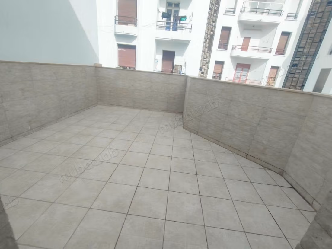Estudio amueblado Mers Sultan TRAM