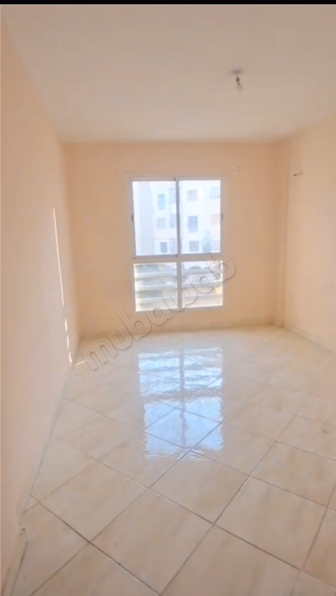 Vend appartement à Hay Mohammadi. 
3 grandes pièces — 2
