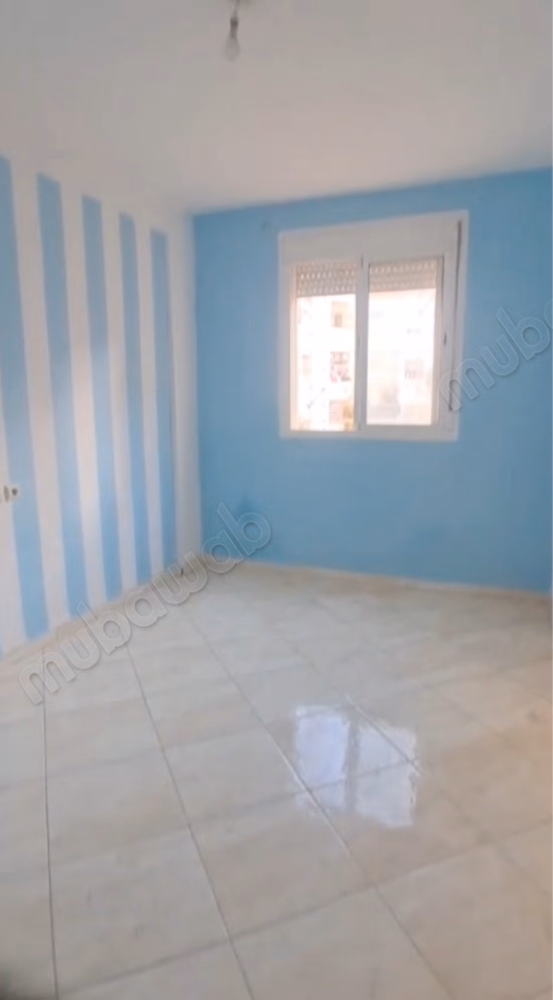 Vend appartement à Hay Mohammadi. 
3 grandes pièces — 4