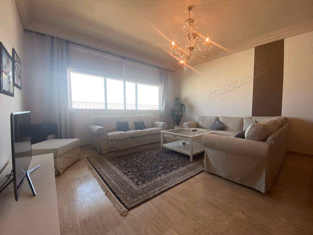 Location saisonnière en Centre. Surface totale 145 m². Salon typique marocain, résidence sécurisée