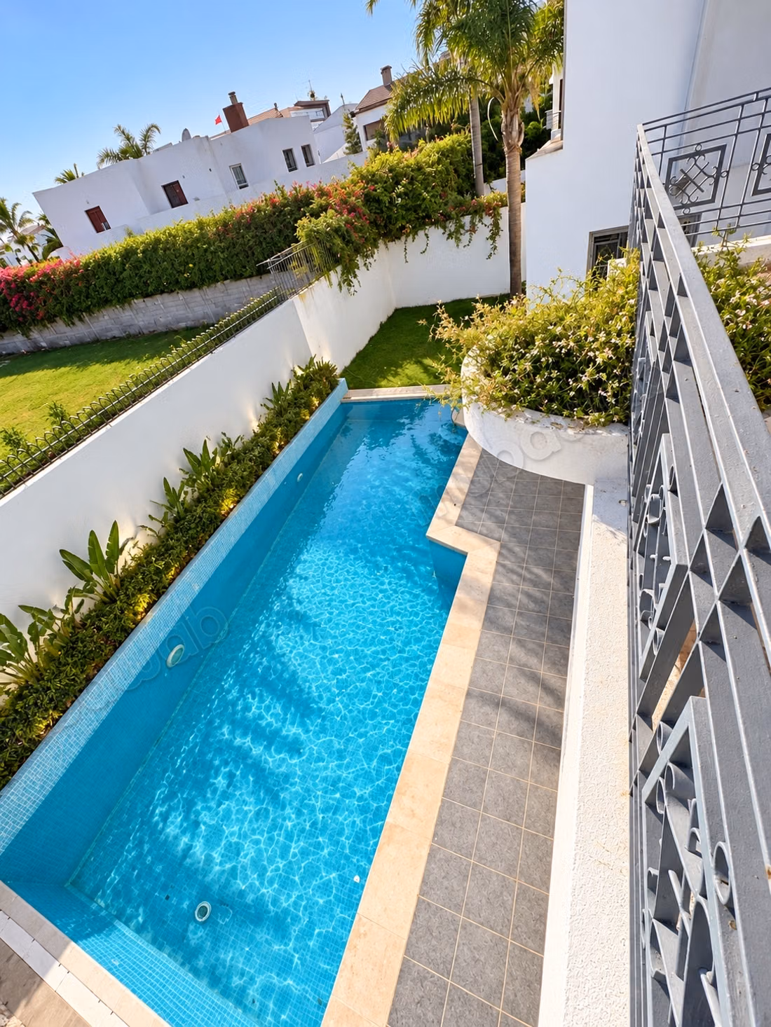 À Louer – Villa Meublée avec Piscine à Hay Riad, Rabat – 1 000 m²
