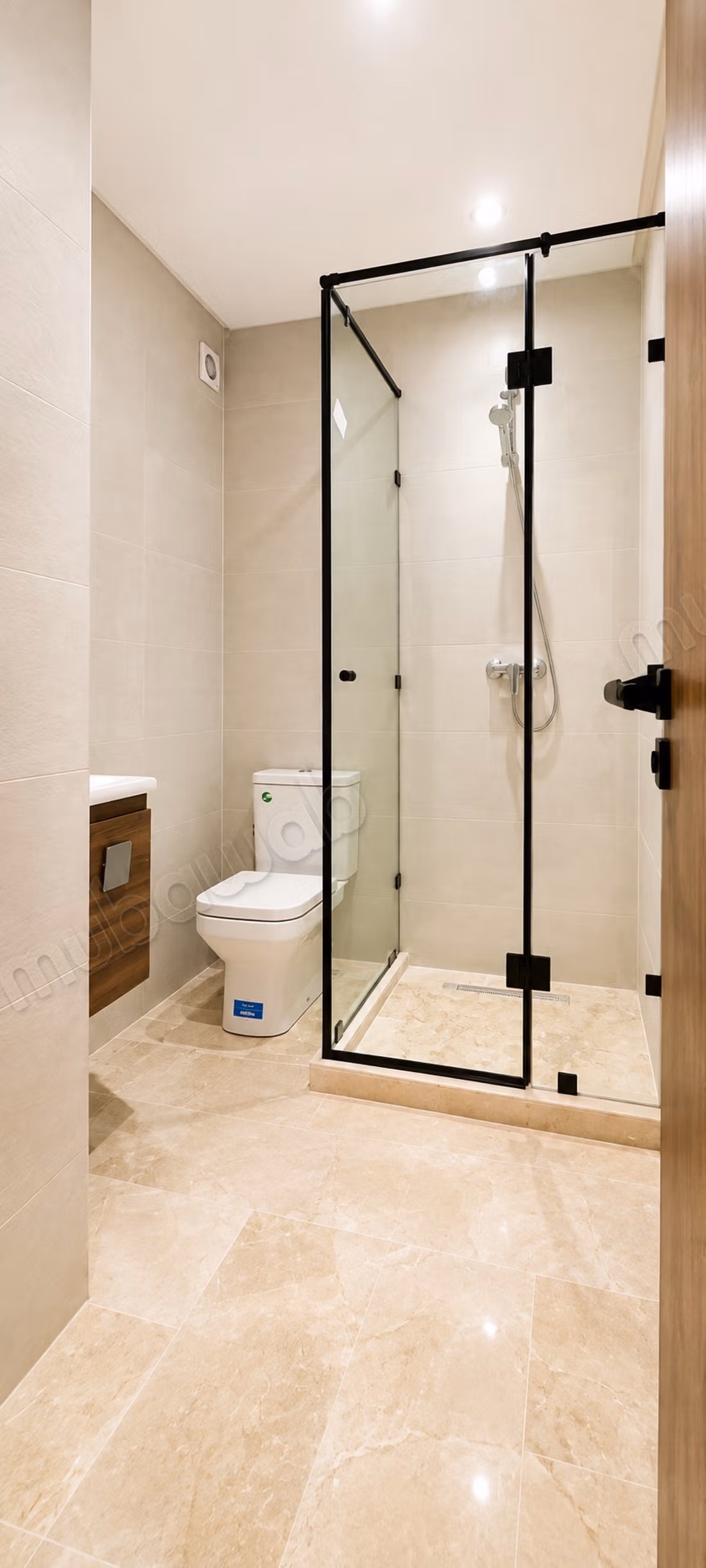 Bright vacant 3-room apartment