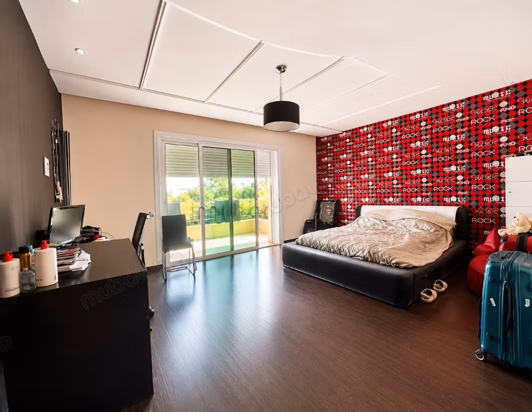 Somptueuse Villa meublée de 1000 M2 a louer sur Californie avec piscine, grand jardin et piscine