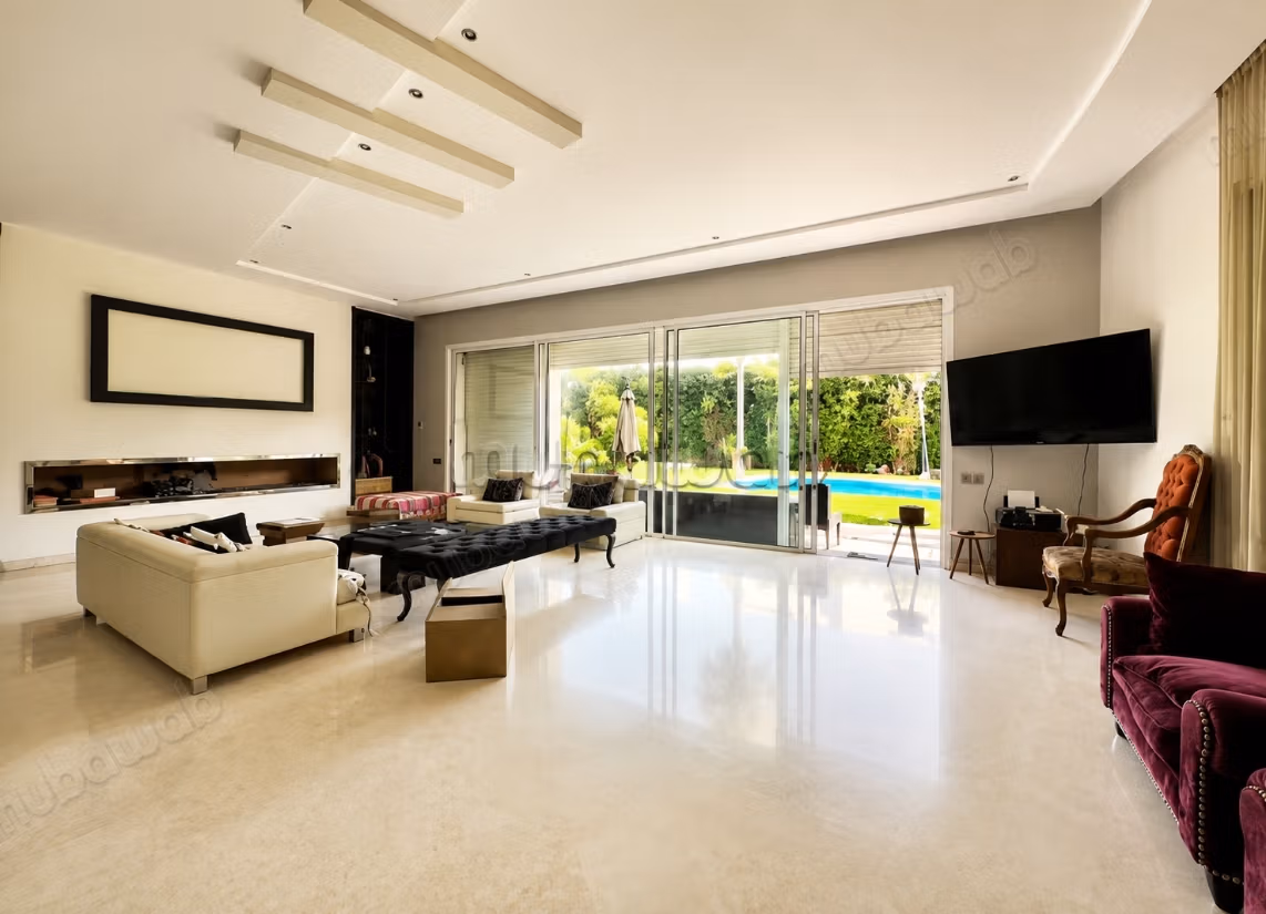 Somptueuse Villa meublée de 1000 M2 a louer sur Californie avec piscine, grand jardin et piscine