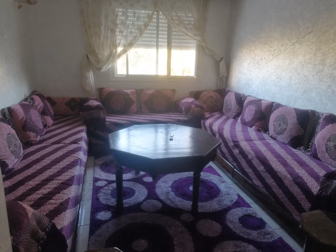 Appartement de vacances à louer à Martil. 3 pièces. Salon typique marocain, résidence sécurisée