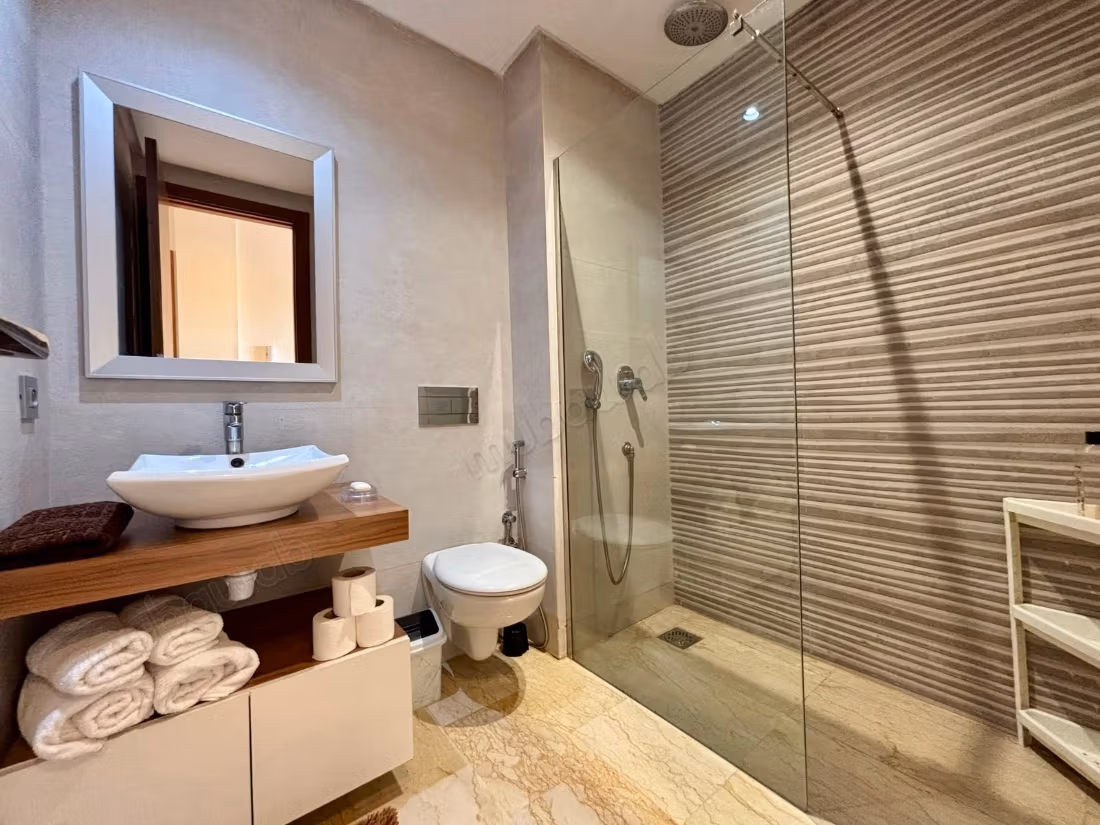 OASIS – Studio attraversante 54 m² con terrazza