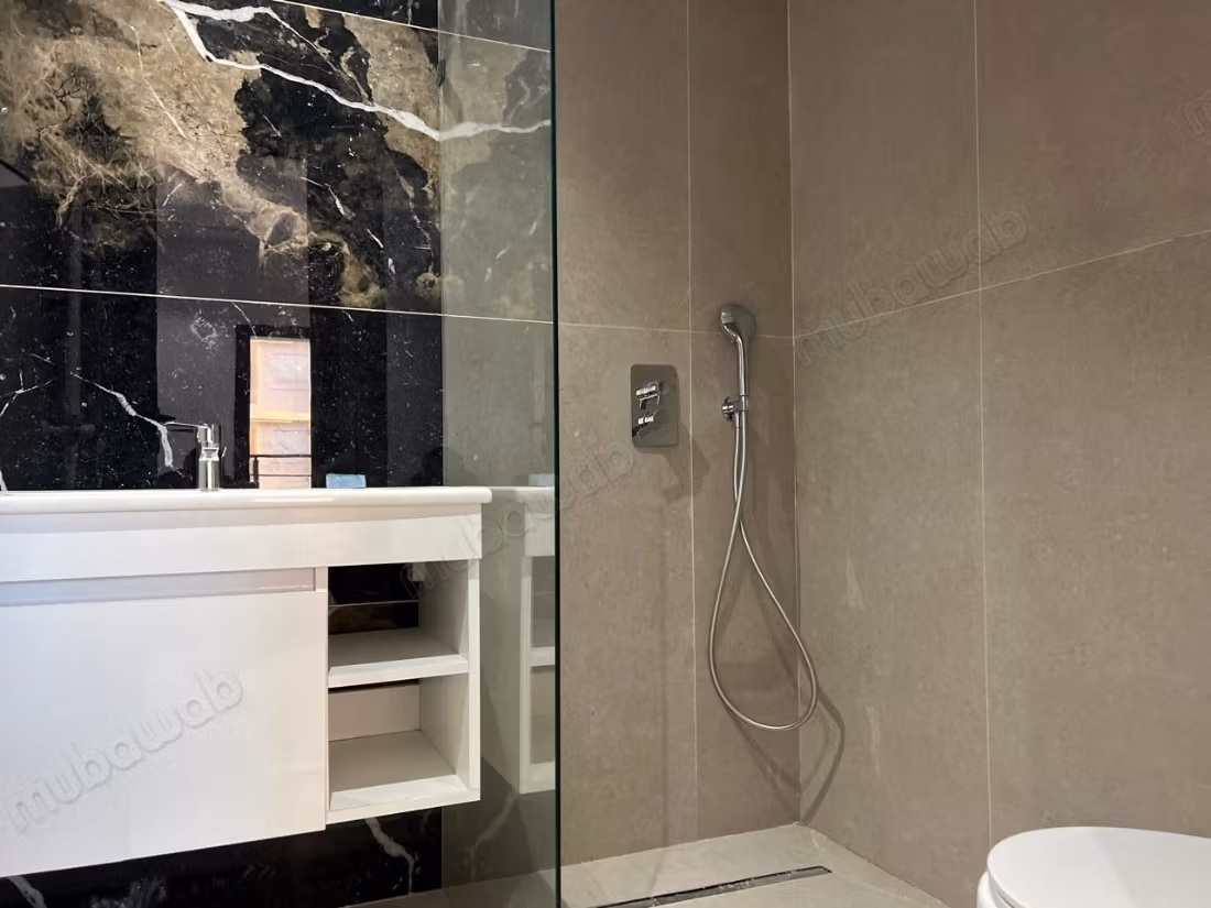 S2 with master suite, pool and gym