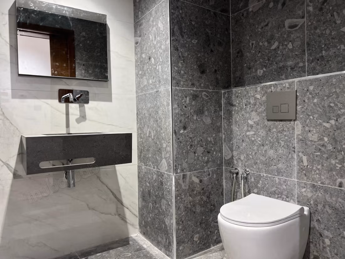 S2 with master suite, pool and gym