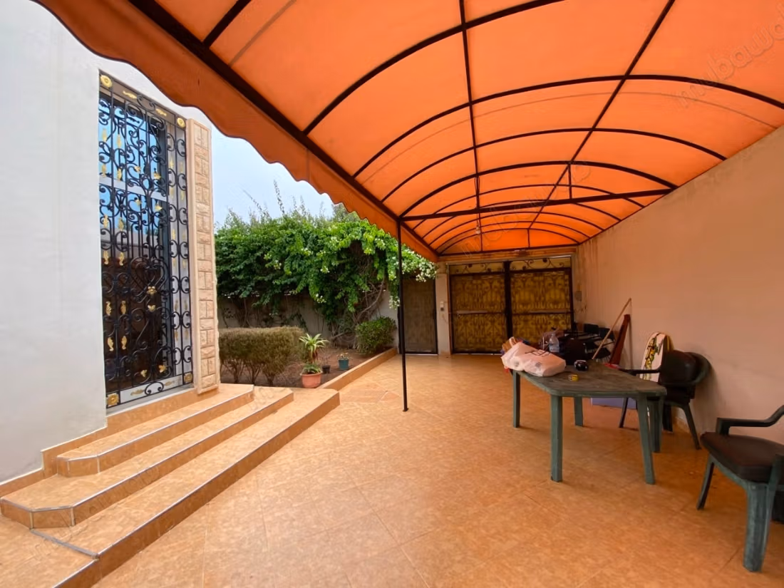 Villa d'angle 345m² 
Hay Al Wifak 
Agadir
