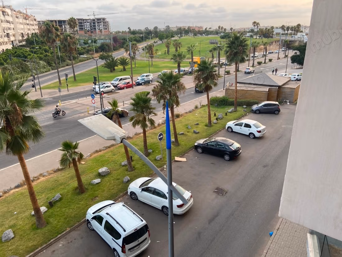 Appartement à l'achat à Sidi Moumen. 1 Pièce. Service de concierge et climatisation
