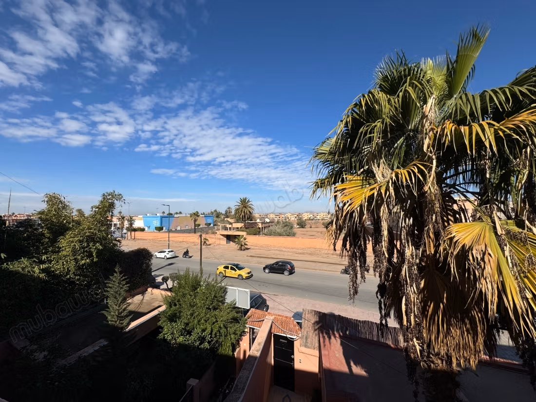 Apartamento Amueblado de 126m con Terraza Targa