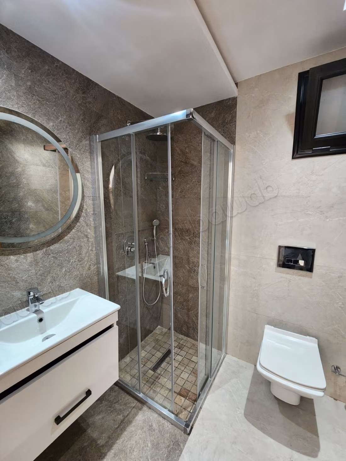 A vendre s3 à la Soukra au RDC avec jardin