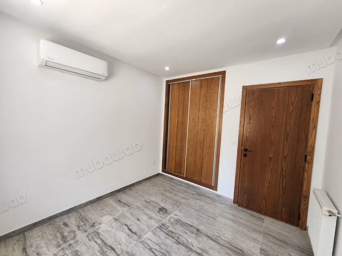 A vendre s3 à la Soukra au RDC avec jardin